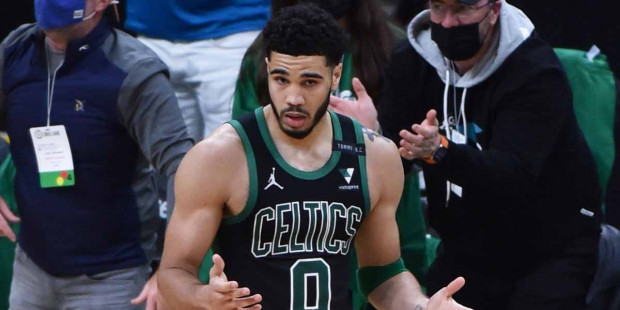Jayson Tatum (Celtics) bounced back from an awful game 3 performance